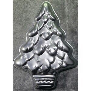 Wilton Cake Pan: Treelightful Christmas Tree Aluminum Baking Pan 1972
